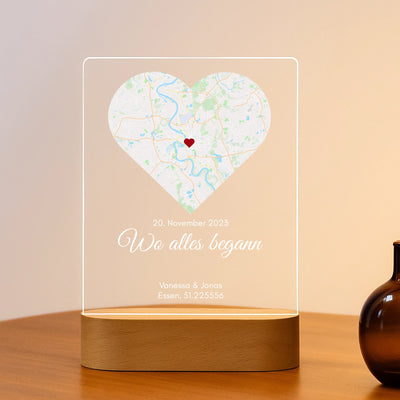 LED-Acrylleuchte auf Holzoberfläche