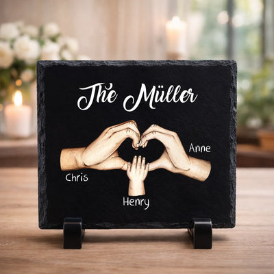 Schieferplatte auf warmem Holzuntergrund