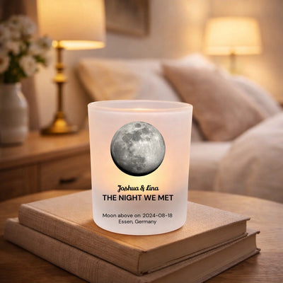 Kerzenhalter auf Stapel bücher