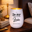 Elegante Kerzenhalter auf Nachttisch